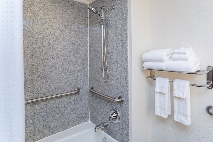 Holiday Inn Hotel & Suites Beaufort at Highway 21 by IHG