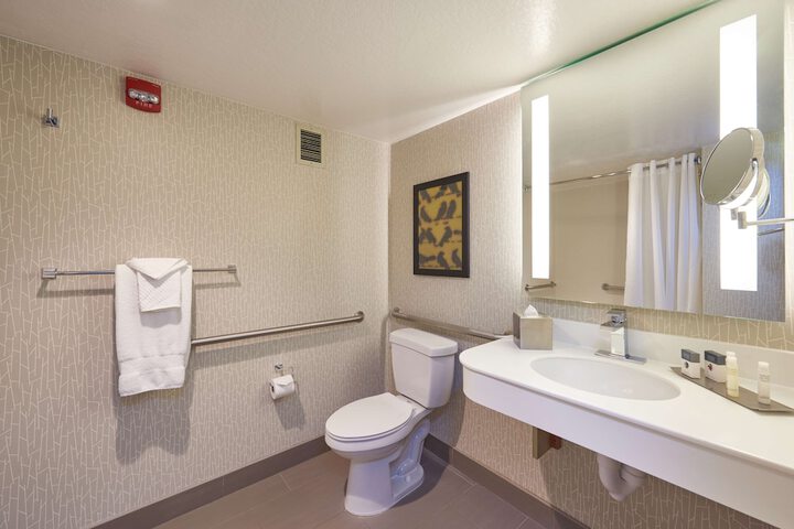 DoubleTree by Hilton Fresno Convention Center