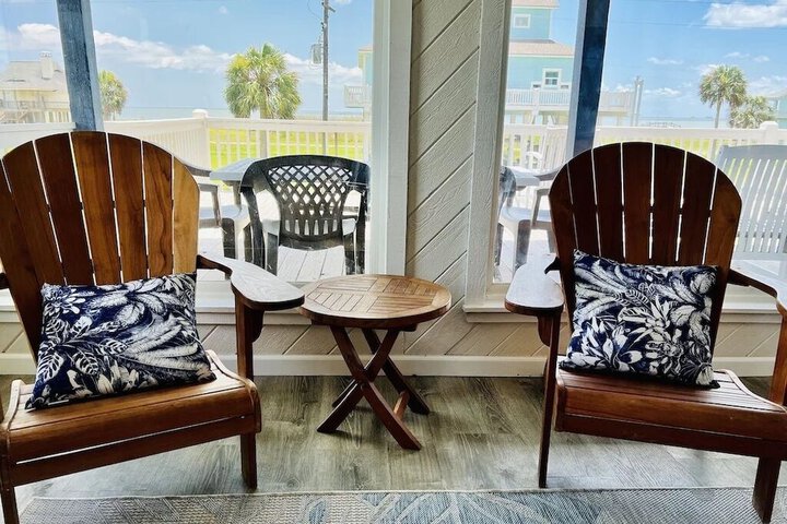 Nashs Landing 3 Bedroom Home by RedAwning