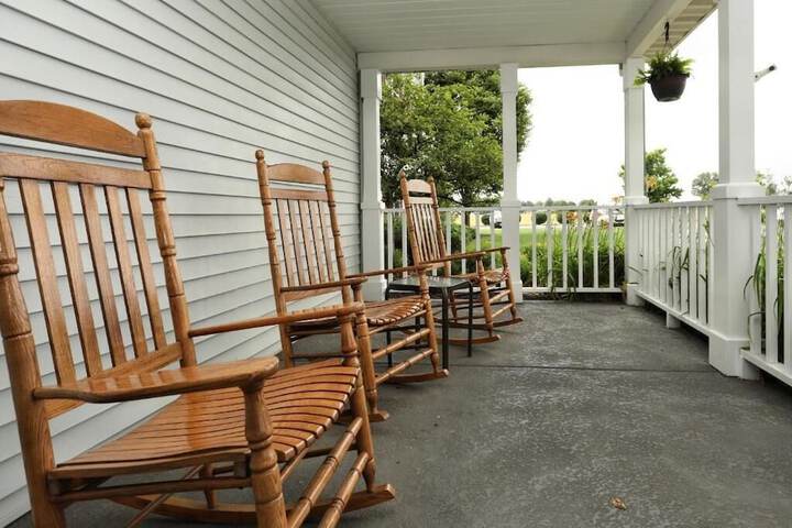 Lancaster Inn and Suites