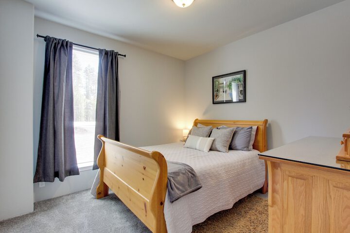 the Hub La Pine Vacation Rental - Dog Friendly!