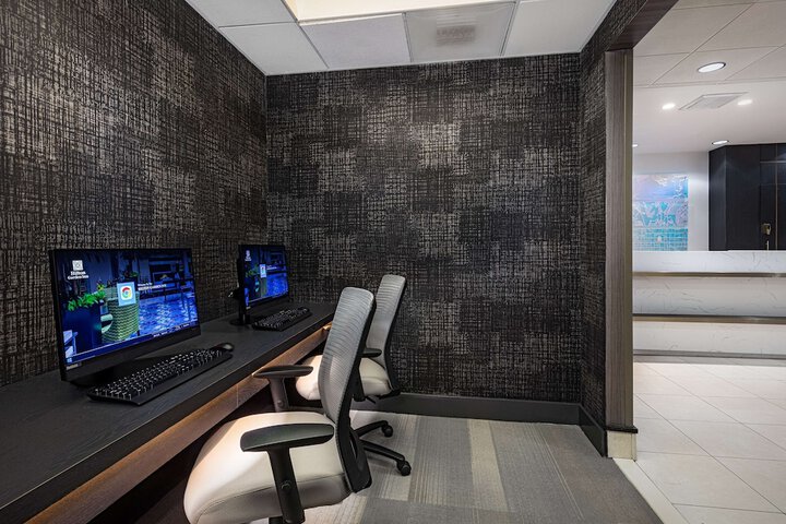 Business Center 32 of 32