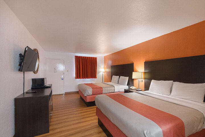 Room 14 of 48