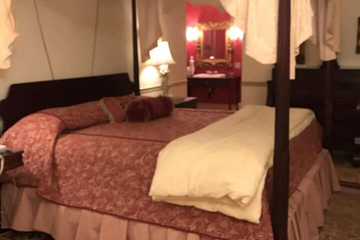 Room 40 of 84
