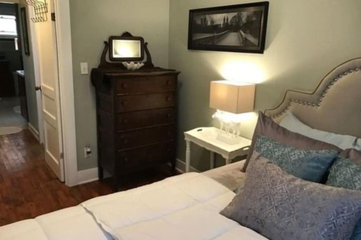 Room 103 of 177