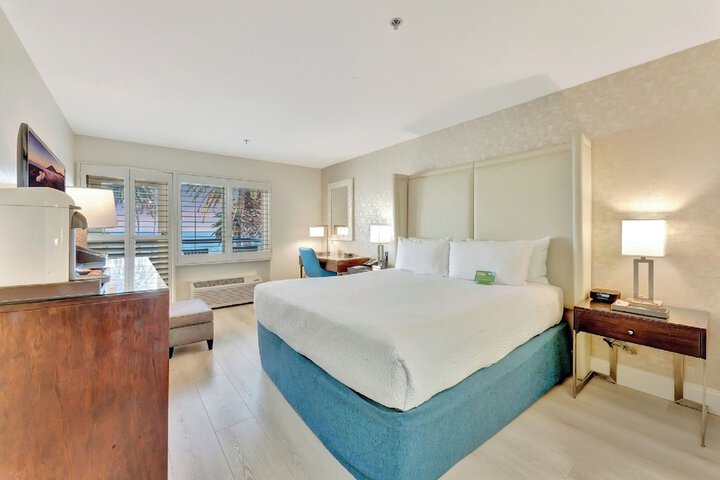 Room 42 of 62