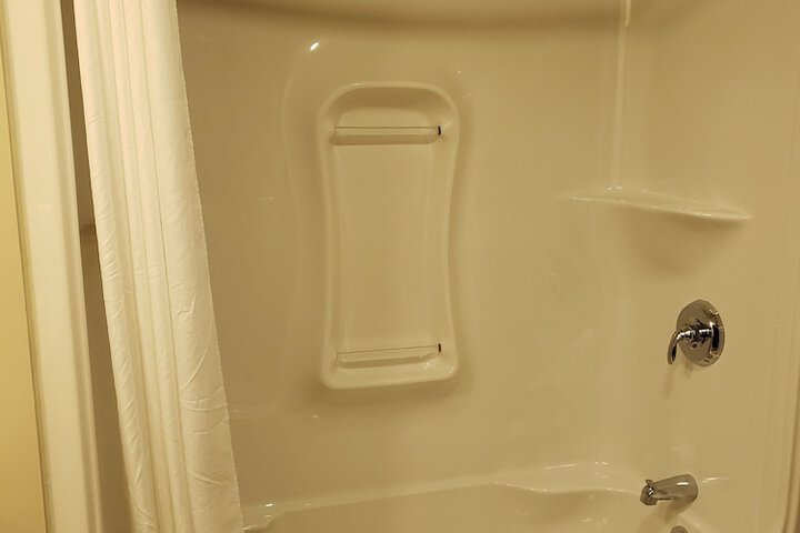 Room 25 of 33