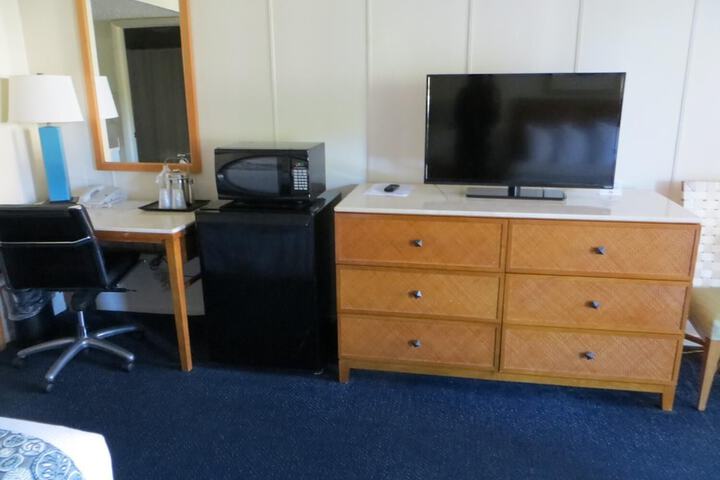 Room 11 of 36