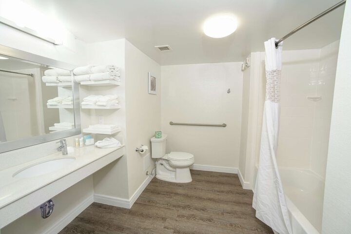 Room 19 of 28
