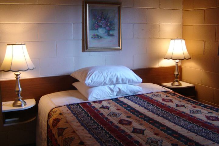 Room 32 of 40