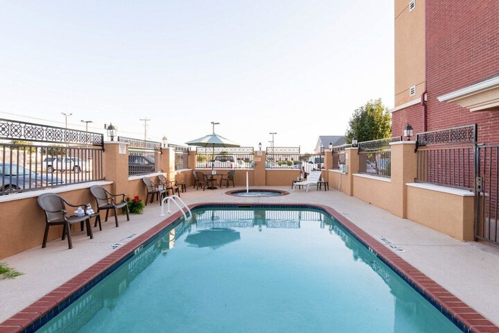 Comfort Inn & Suites Regional Medical Center