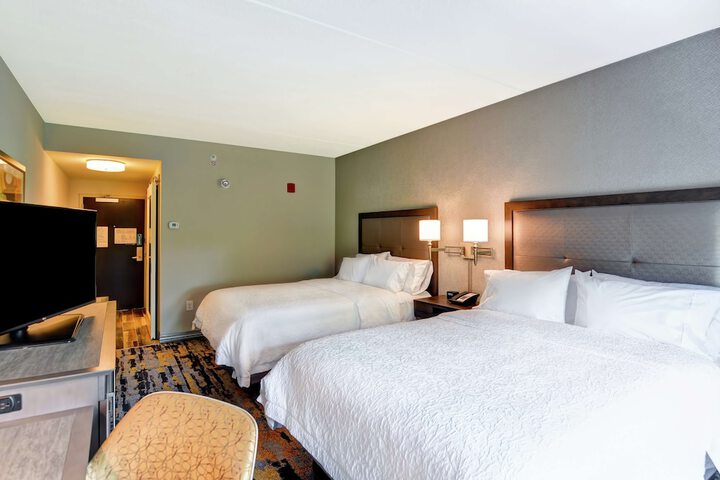 Room 9 of 28