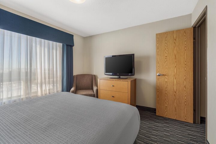 Best Western Grande Prairie Hotel & Suites