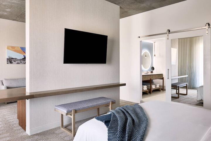 Room 70 of 161