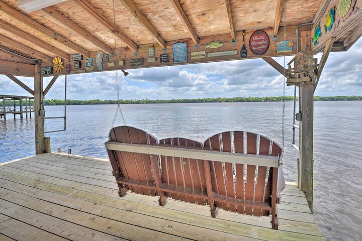 Picturesque Retreat on St. Johns River + Docks