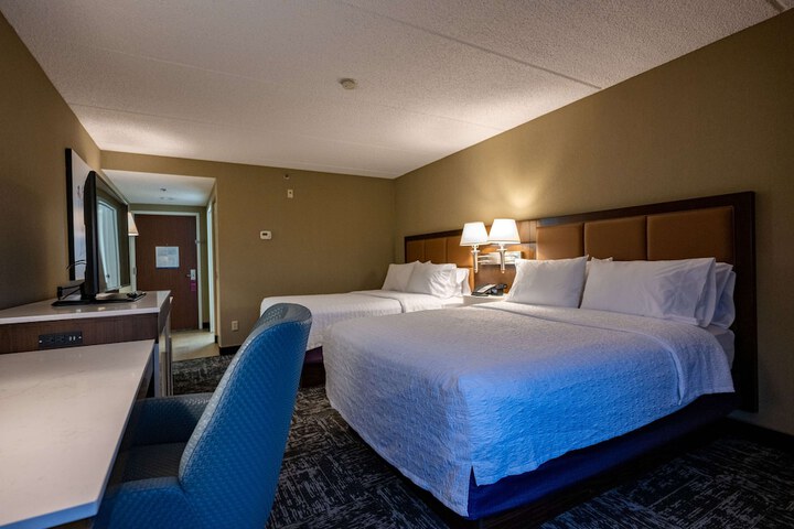 Room 13 of 19