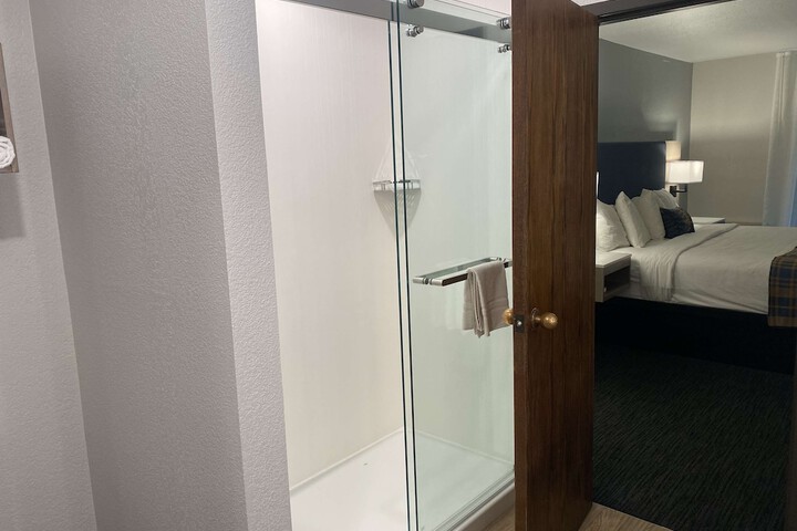 Room 19 of 37