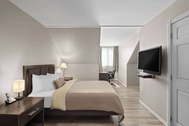 Room 22 of 48