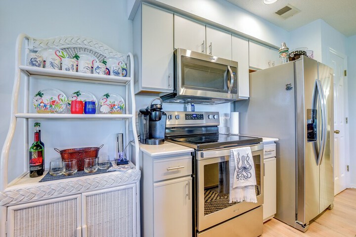 Sunset Beach Condo: Ideal Golfing Getaway!