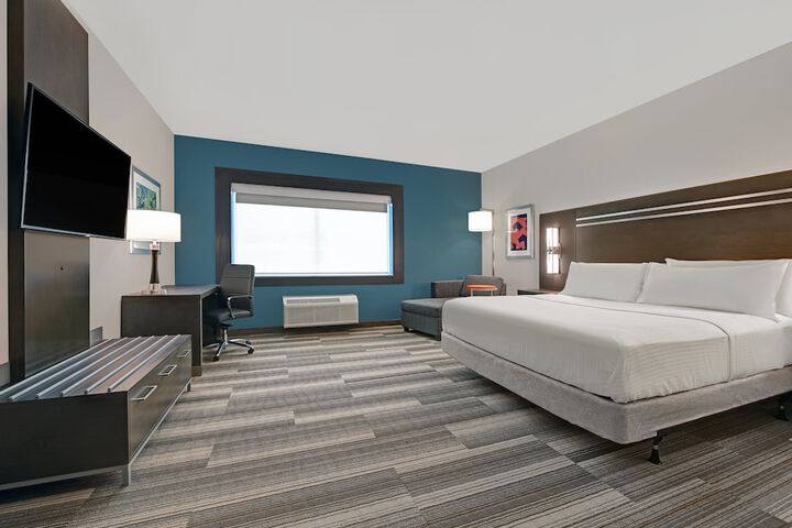 Room 32 of 56