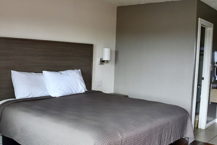 Room 28 of 36
