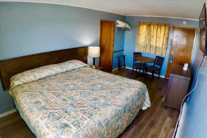 Room 11 of 24