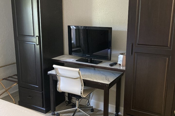 Room 48 of 60