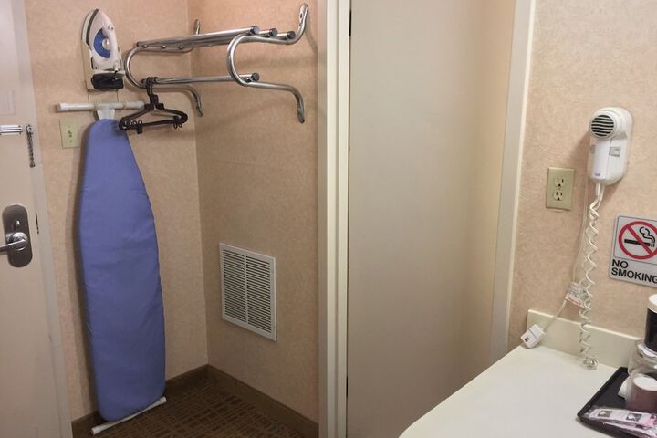 Room 7 of 34