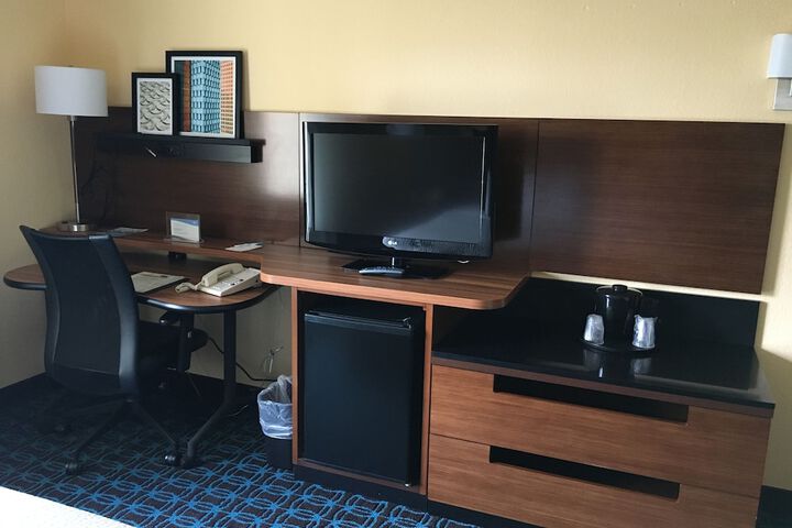 Room 51 of 76