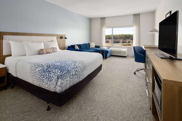 Room 21 of 37