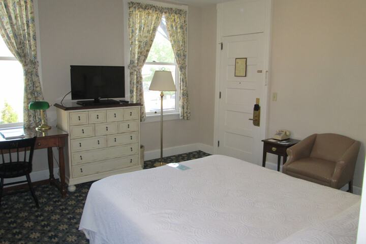 Room 30 of 66