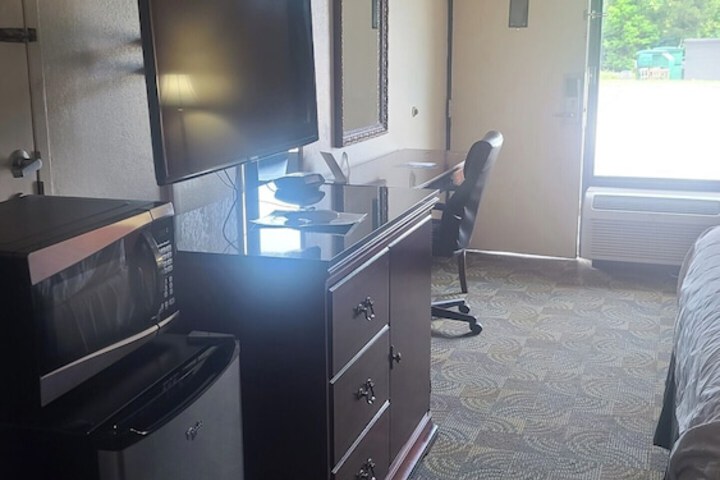 Room 18 of 25