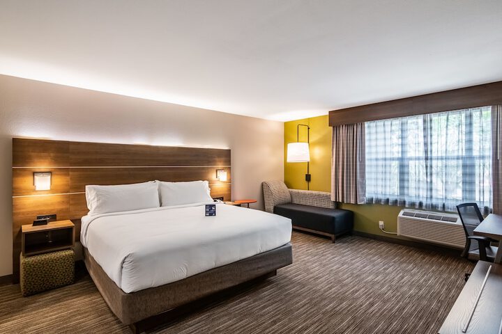 Room 18 of 36