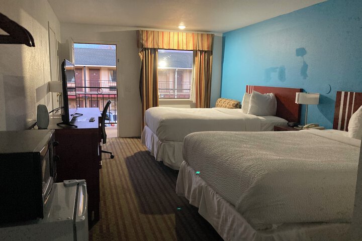 Woodward Inn & Suite