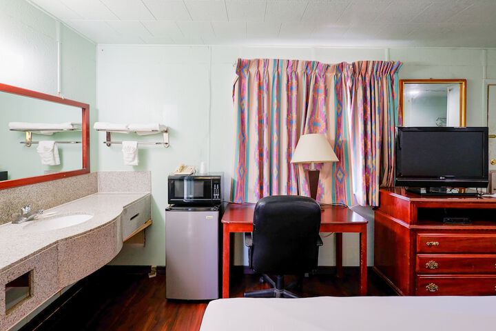 Room 16 of 23