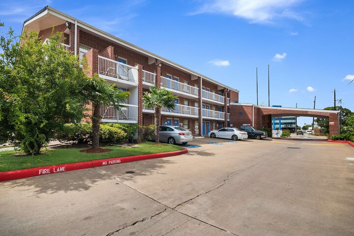 Hotel 4 of 33
