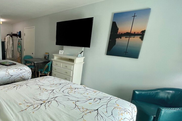 Ocean Sands Beach Boutique Inn - 1 Acre Private Beach