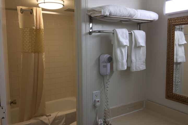 Room 34 of 37