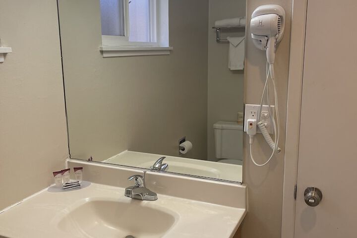 Room 80 of 84
