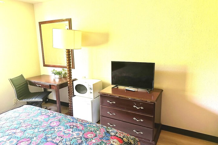 Room 9 of 22