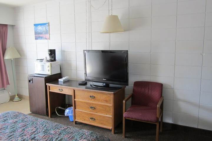 Camelot Court Motel