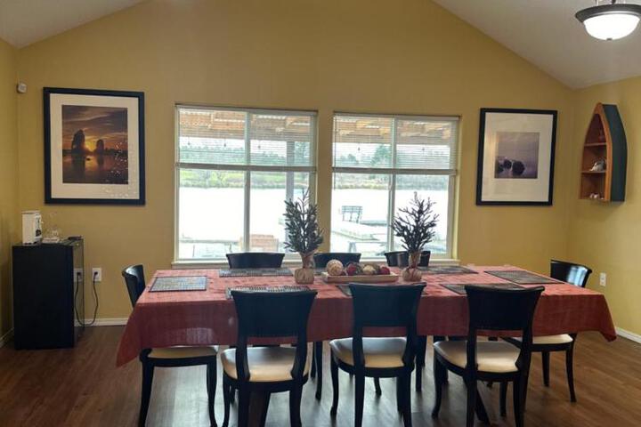 Gearhart Lakefront Vacation Rental