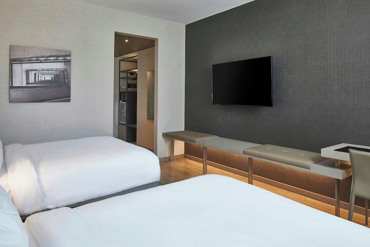 Room 42 of 116