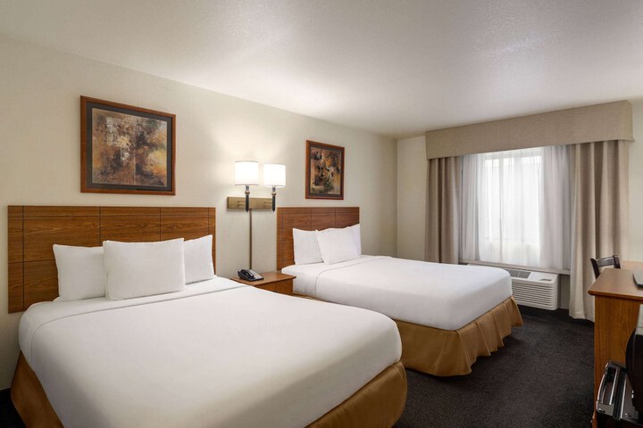 Travelodge by Wyndham Dexter