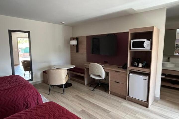 Redwood Arms Motel