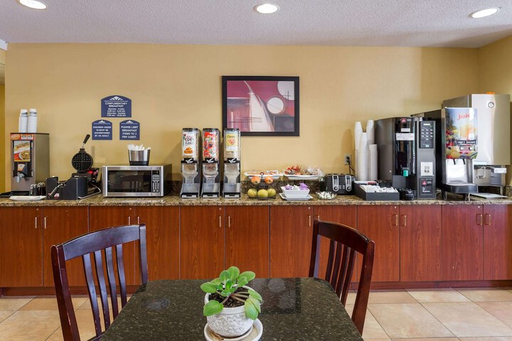 Breakfast/Coffee Service 15 of 17