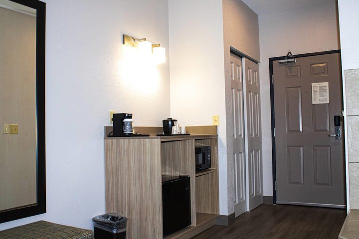 Country Inn & Suites by Radisson Carlisle, PA