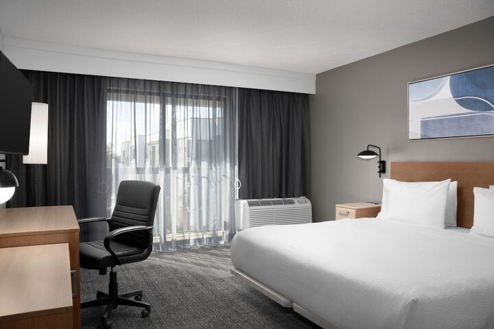 Room 48 of 73