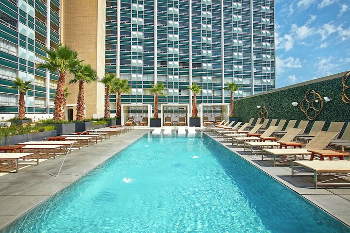 Pool 15 of 121