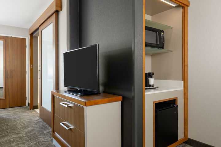 Room 18 of 25